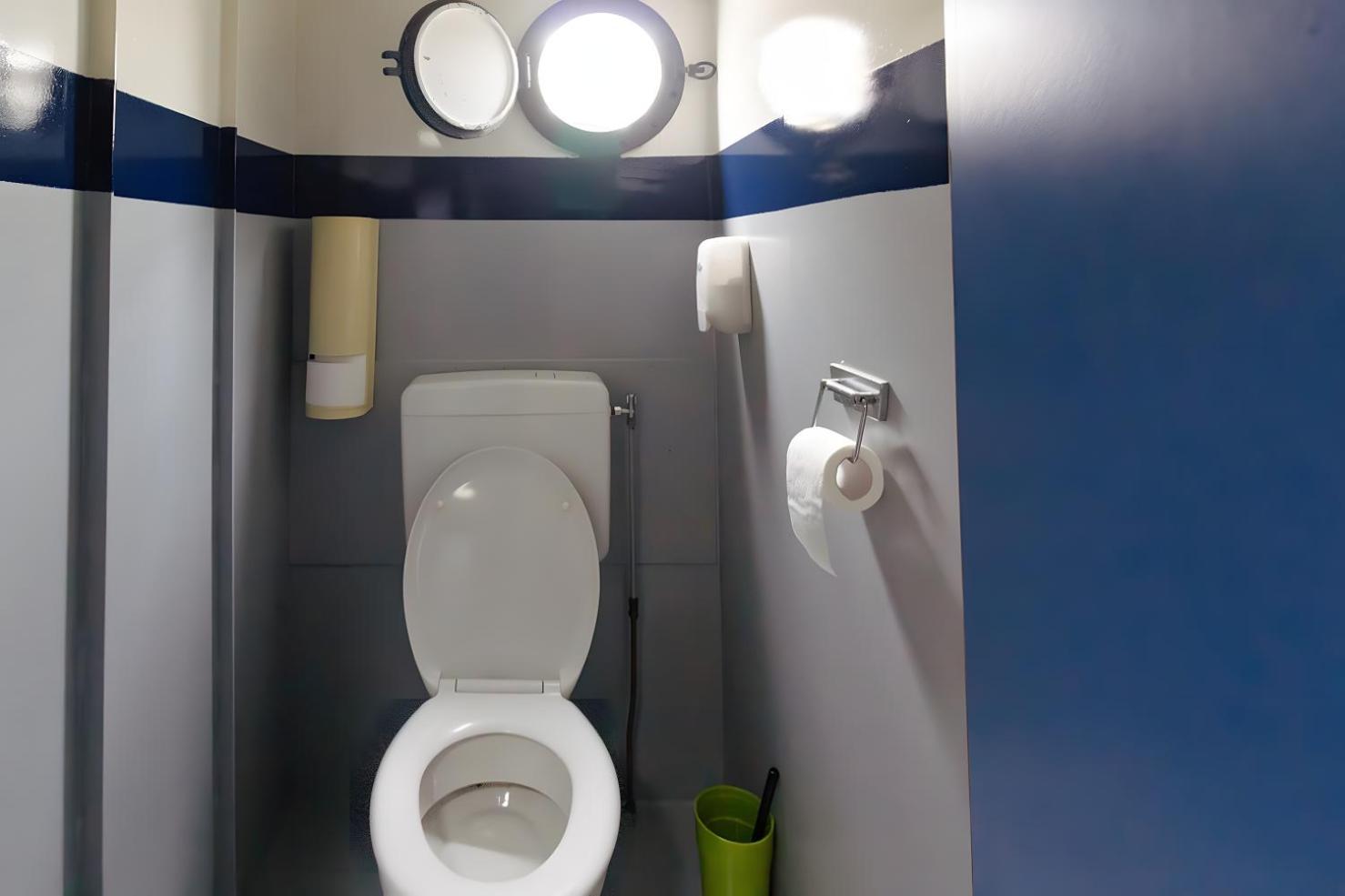 Intersail Hostel - Avontuur Амстердам Екстериор снимка