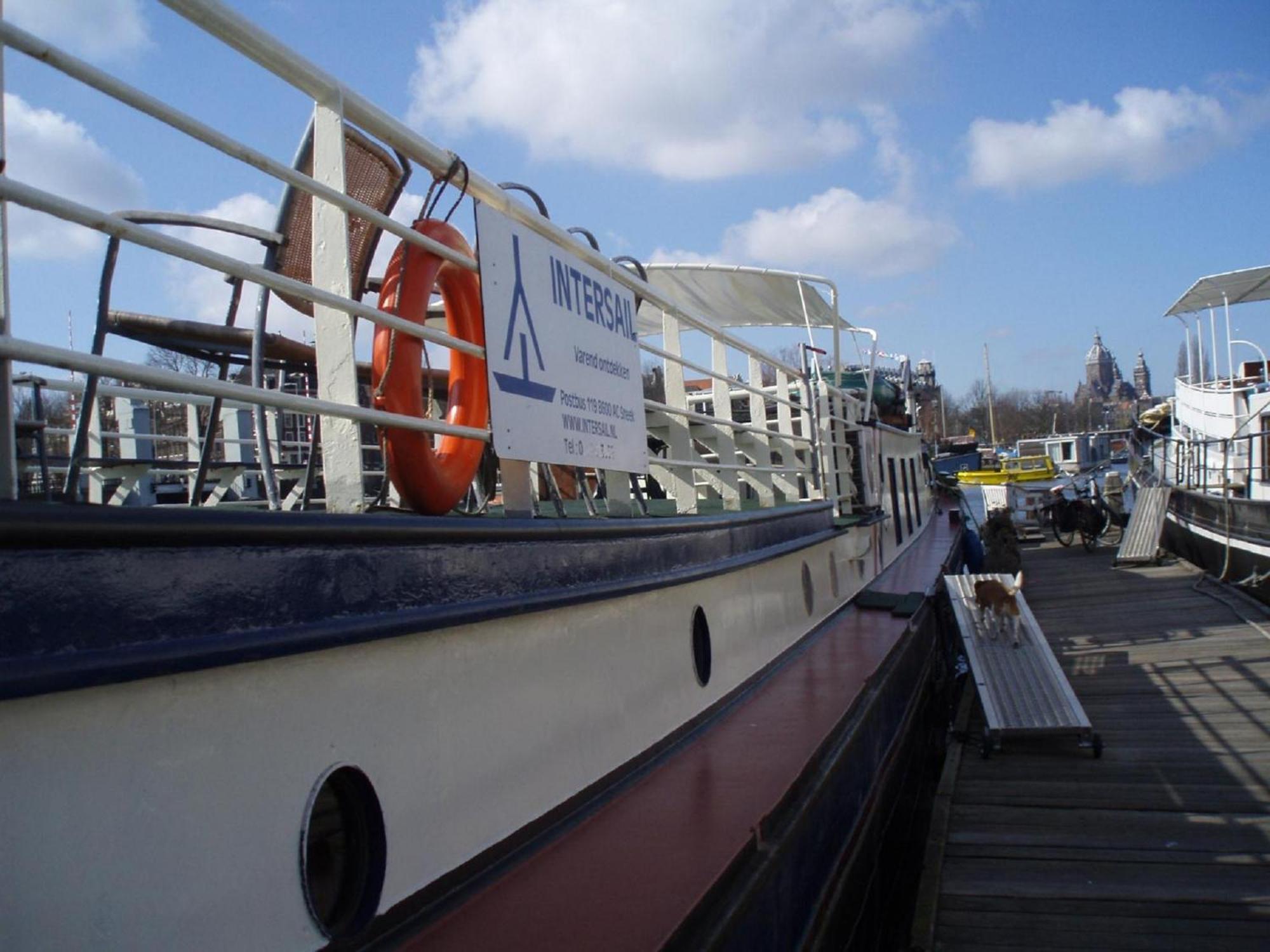 Intersail Hostel - Avontuur Амстердам Екстериор снимка