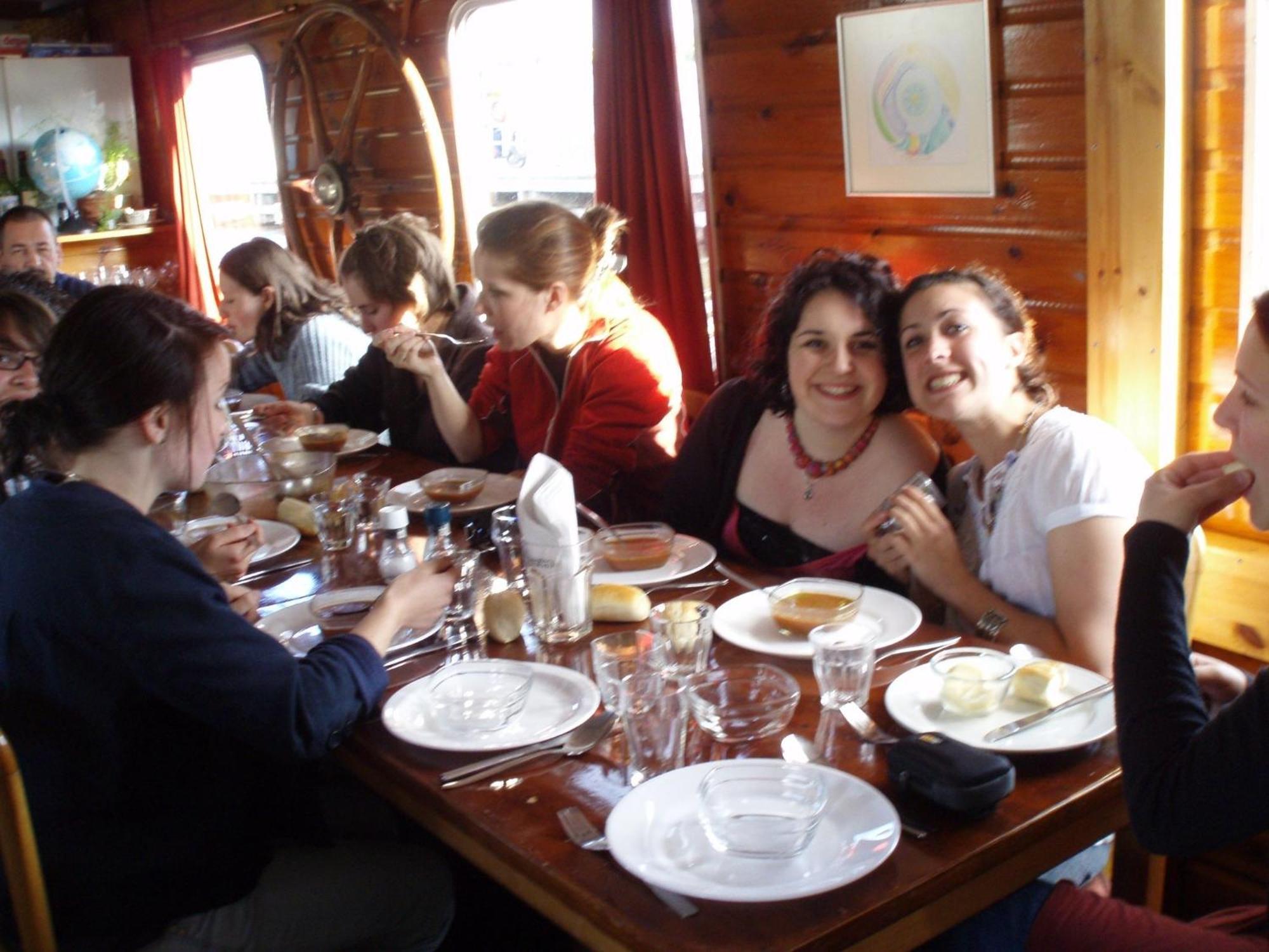 Intersail Hostel - Avontuur Амстердам Екстериор снимка