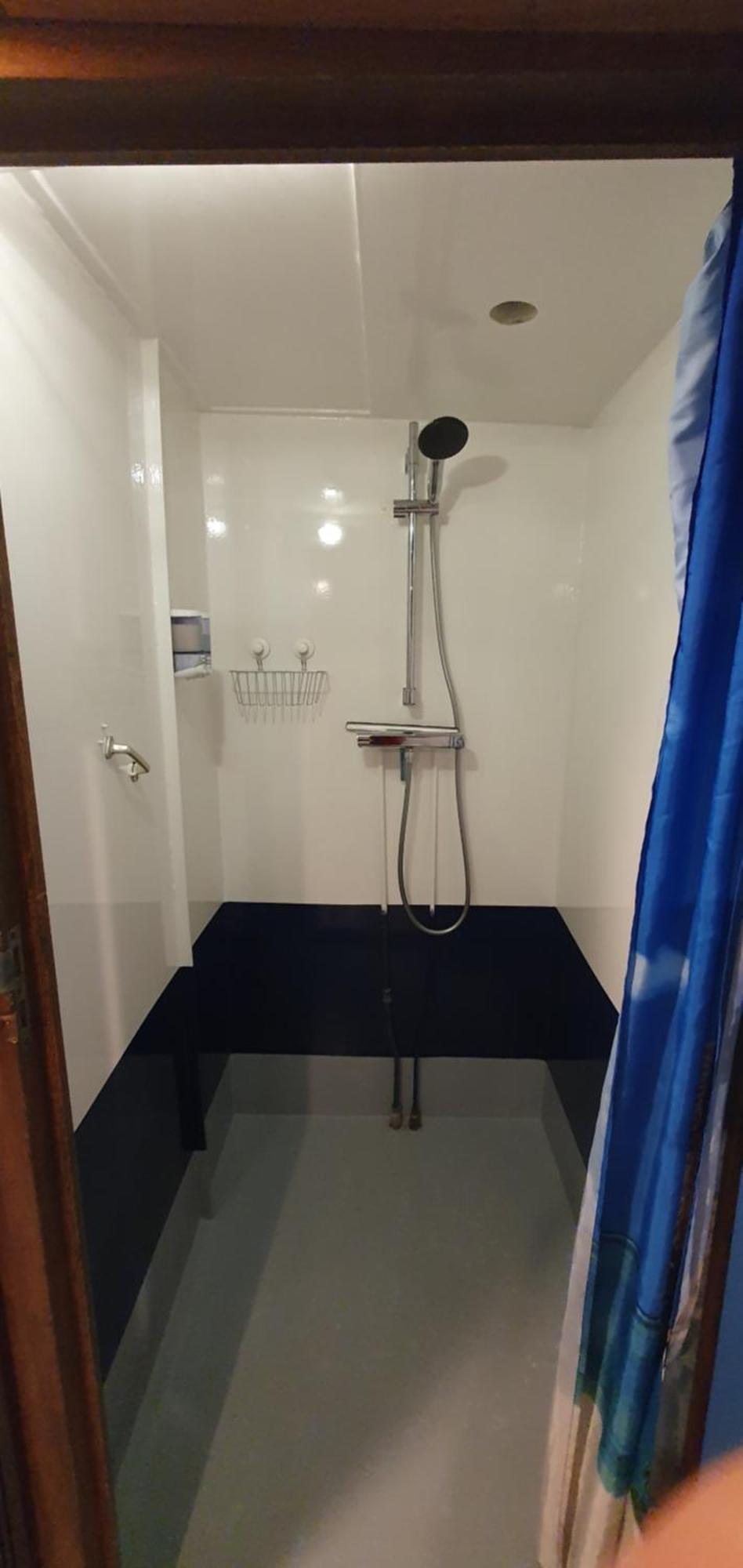 Intersail Hostel - Avontuur Амстердам Екстериор снимка