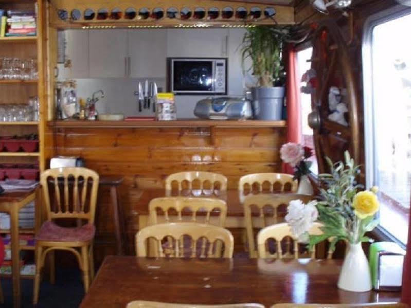 Intersail Hostel - Avontuur Амстердам Екстериор снимка
