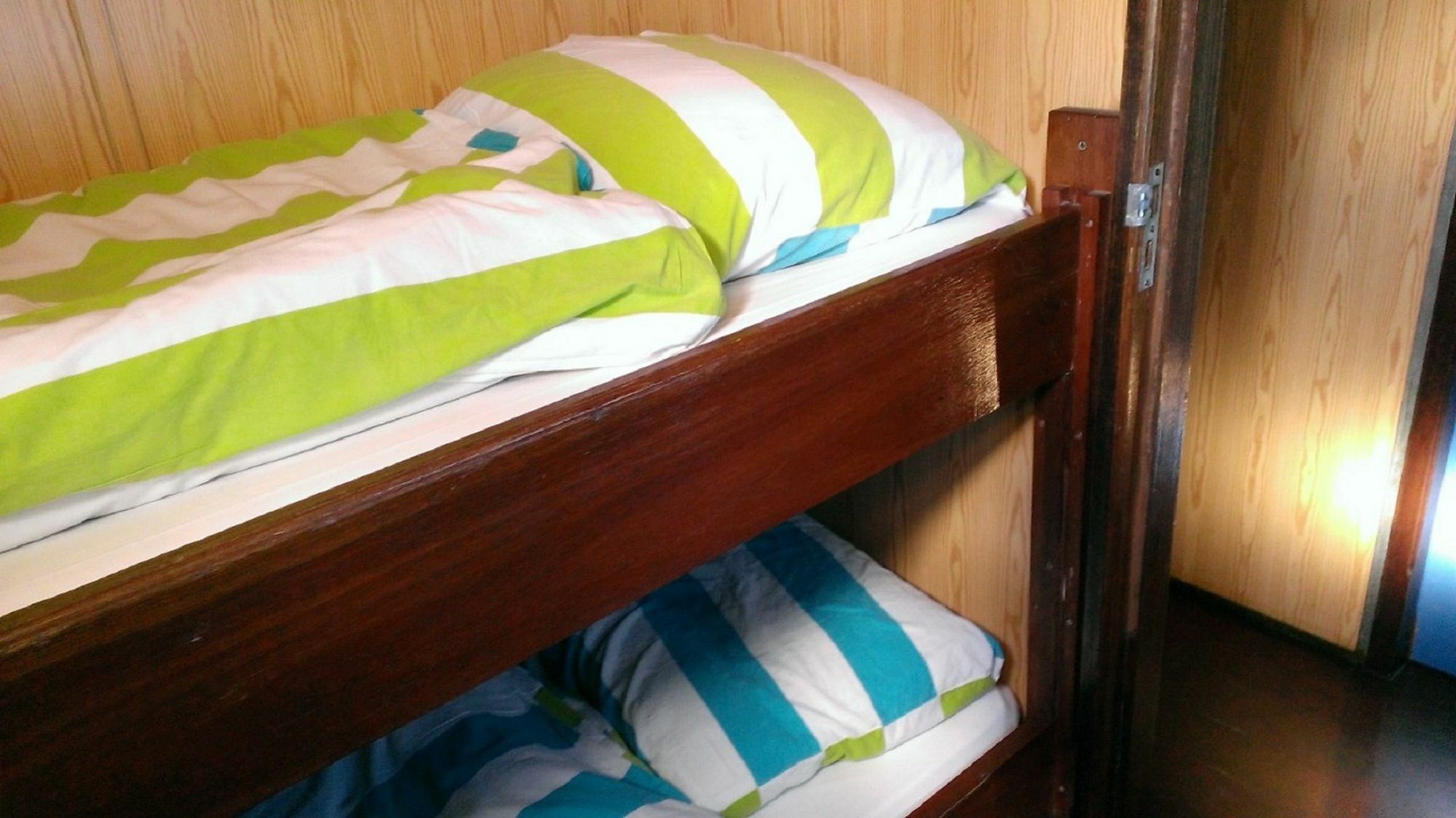 Intersail Hostel - Avontuur Амстердам Екстериор снимка