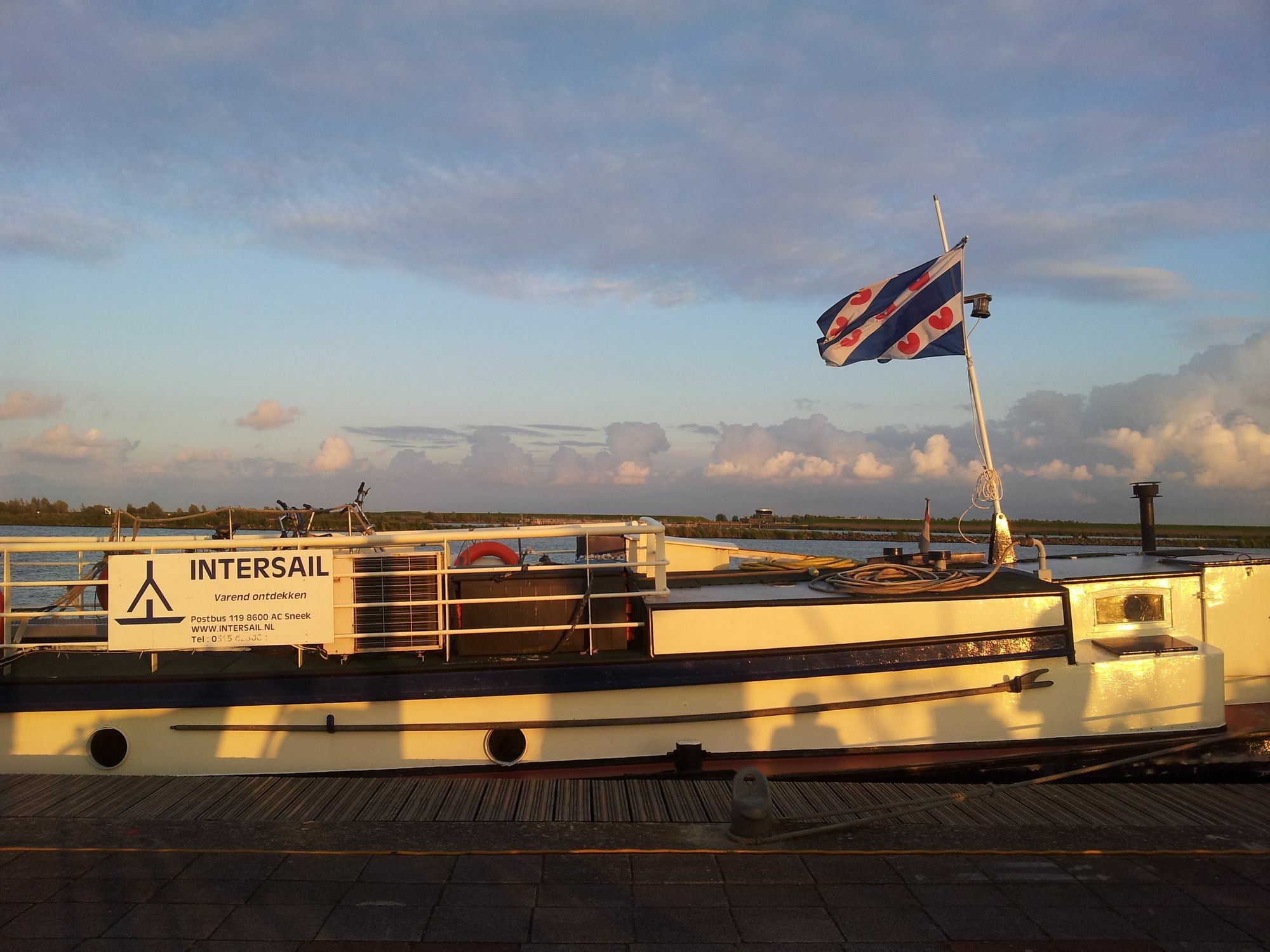 Intersail Hostel - Avontuur Амстердам Екстериор снимка